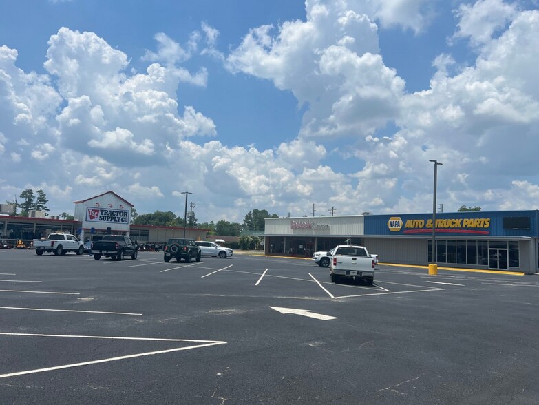 302 S Wiley Ave, Donalsonville, GA for sale - Primary Photo - Image 2 of 2