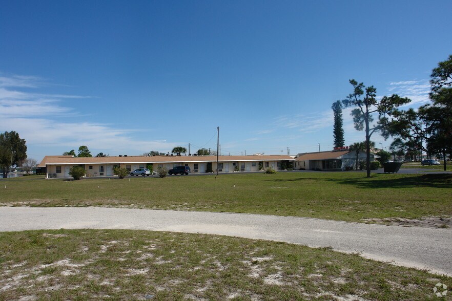 1001 Lakeview Dr, Sebring, FL à vendre - Photo principale - Image 1 de 19
