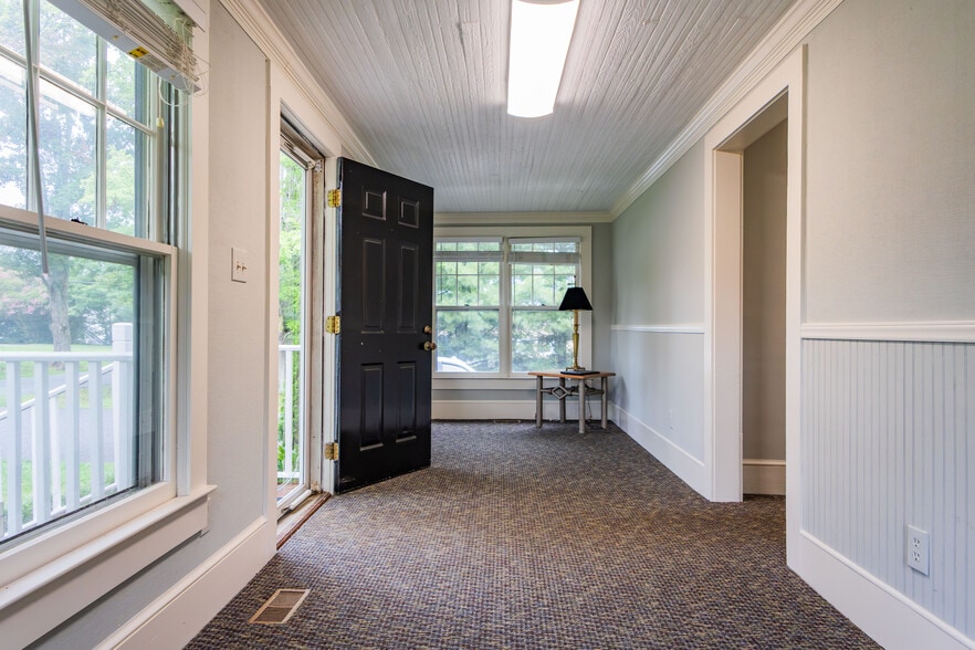 3562 Spangenberg Ave, Clemmons, NC for lease - Building Photo - Image 3 of 34