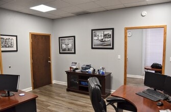 710 Higgins Rd, Park Ridge, IL for lease Interior Photo- Image 1 of 7