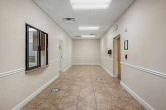 1713 US Highway 441 N, Okeechobee, FL for lease Lobby- Image 2 of 35