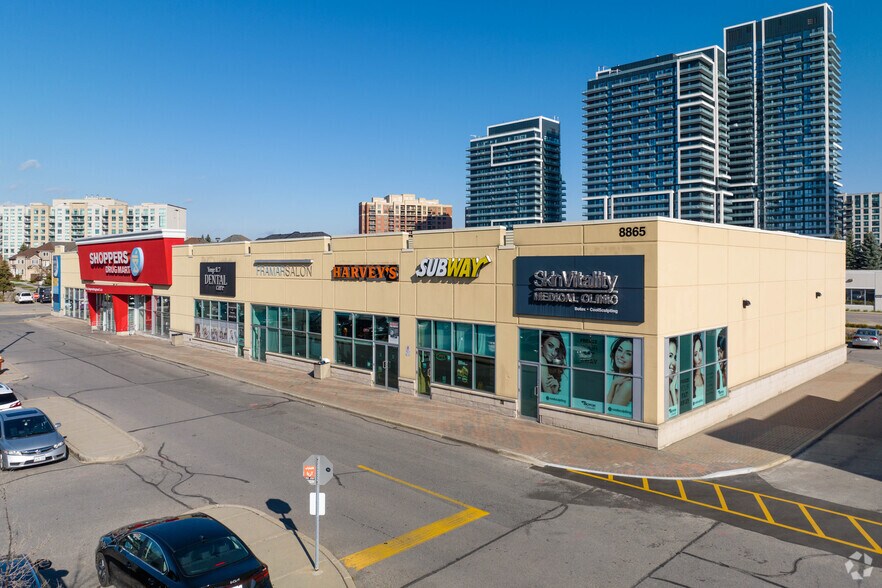 8783-8889 Yonge St, Richmond Hill, ON à louer - Photo principale - Image 2 de 9