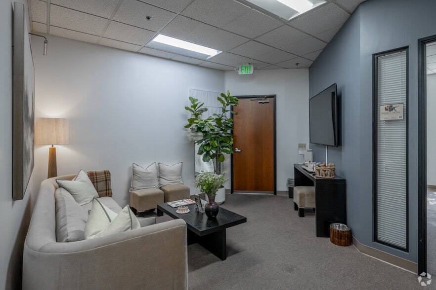 23120 Alicia Pky, Mission Viejo, CA à louer - Numérisation 3D de Matterport - Image 3 de 20
