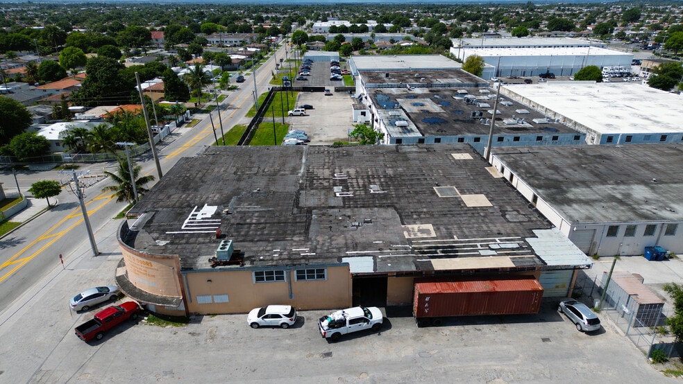 455 E 10th Ave, Hialeah, FL for sale - Building Photo - Image 2 of 9