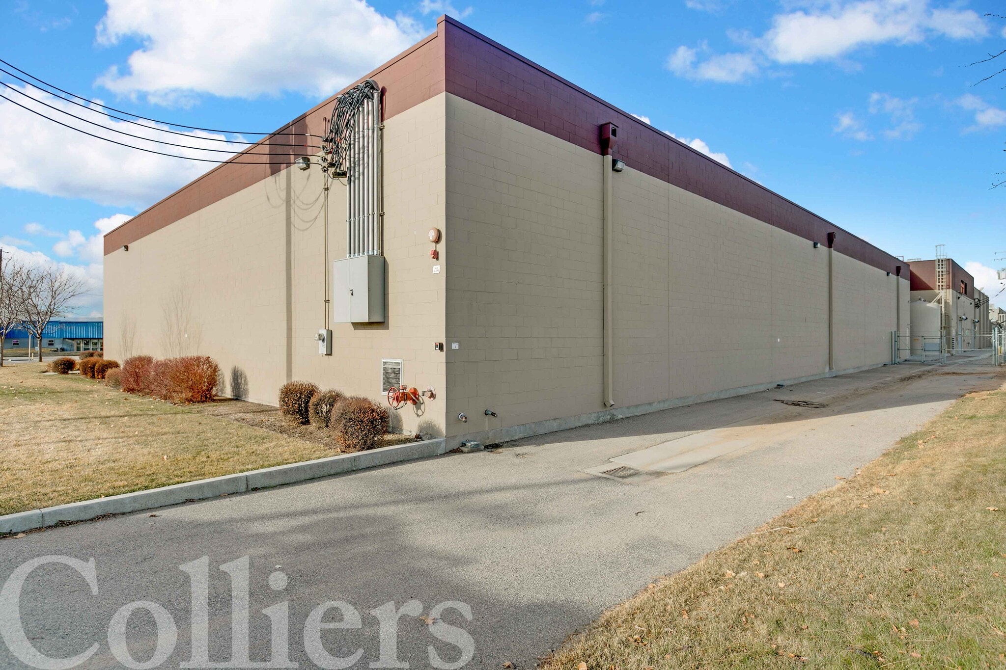 11193 W Emerald St, Boise, ID for lease Building Photo- Image 1 of 13