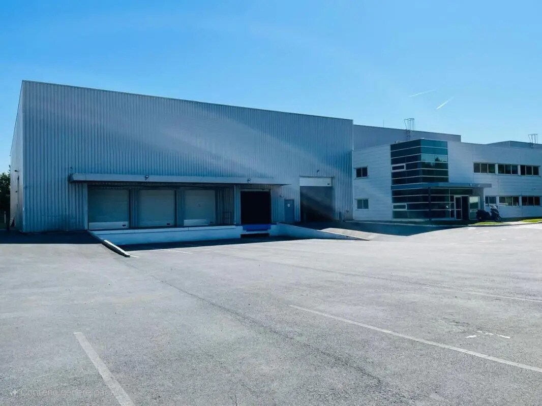 Office in Vitry-sur-Seine for lease Building Photo- Image 1 of 7