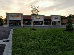 36717-36765 Van Dyke Ave, Sterling Heights, MI à vendre Photo du bâtiment- Image 2 de 2