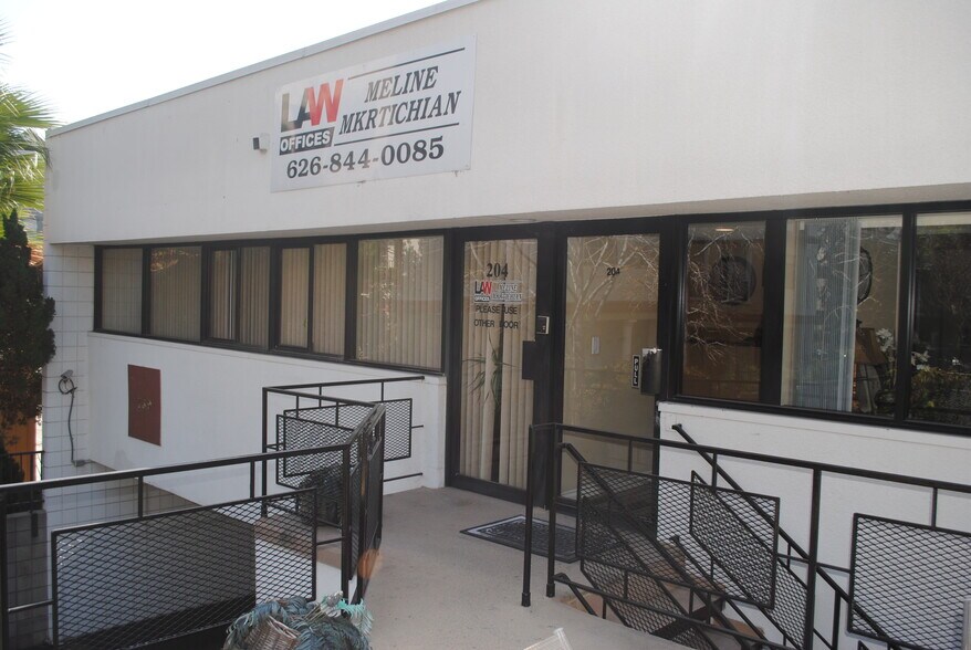 739 E Walnut St, Pasadena, CA à louer - Photo du bâtiment - Image 3 de 4