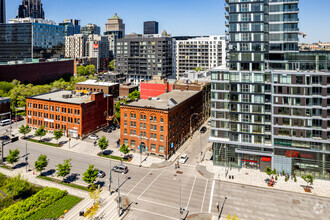 351 Boul Robert-Bourassa, Montréal, QC - Aérien  Vue de la carte