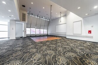 420 Rue Sherbrooke O, Montréal, QC for lease Interior Photo- Image 1 of 11
