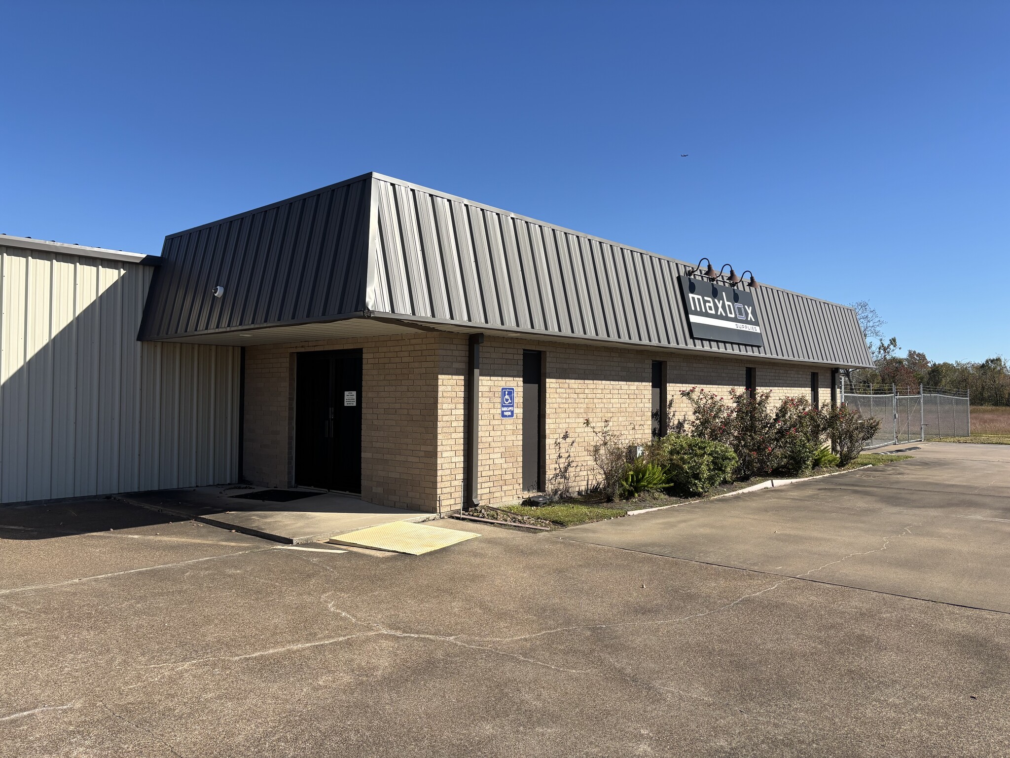 4181 Magnolia St, Pearland, TX for lease Primary Photo- Image 1 of 56