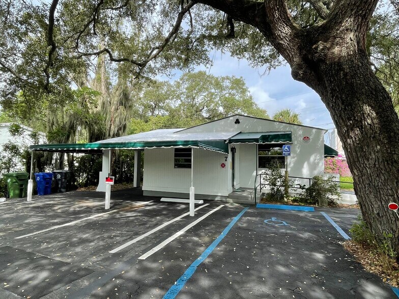 7 SW 11th Ct, Fort Lauderdale, FL à vendre - Photo de construction - Image 3 de 7