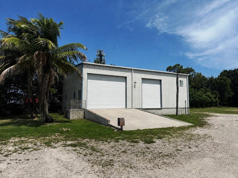 3596 Prospect Ave, Naples, FL à louer - Photo du bâtiment - Image 1 de 5
