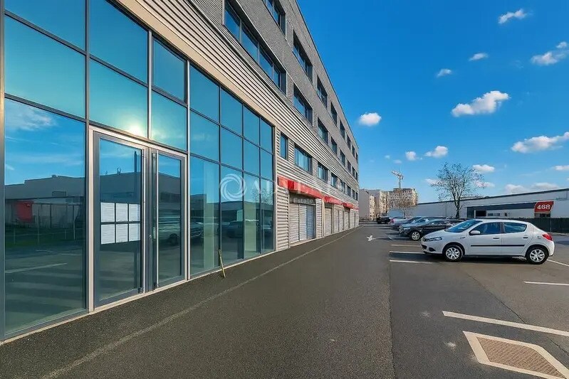 Bureau dans Villeneuve-la-Garenne à louer Photo du bâtiment- Image 1 de 10