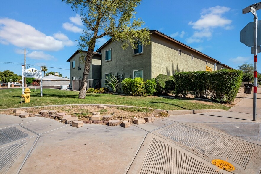 2234 W Hazelwood St, Phoenix, AZ à vendre - Photo du bâtiment - Image 3 de 29