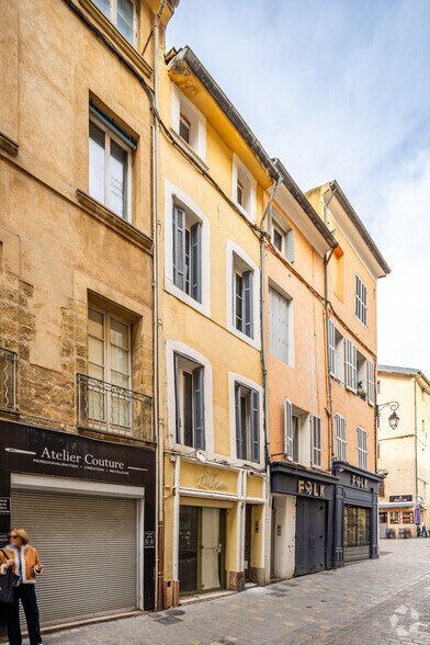 Multifamily in Aix-en-Provence for sale - Building Photo - Image 1 of 13