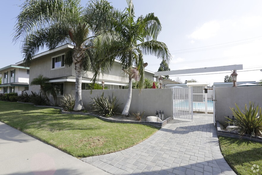 12122 Bailey St, Garden Grove, CA for sale - Primary Photo - Image 1 of 4