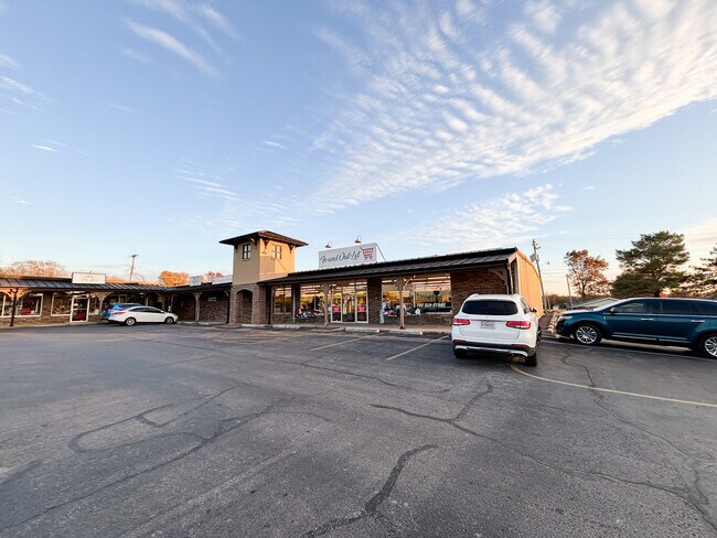 Plus de détails pour 304 E Jackson St, Willard, MO - Commerce de détail à louer