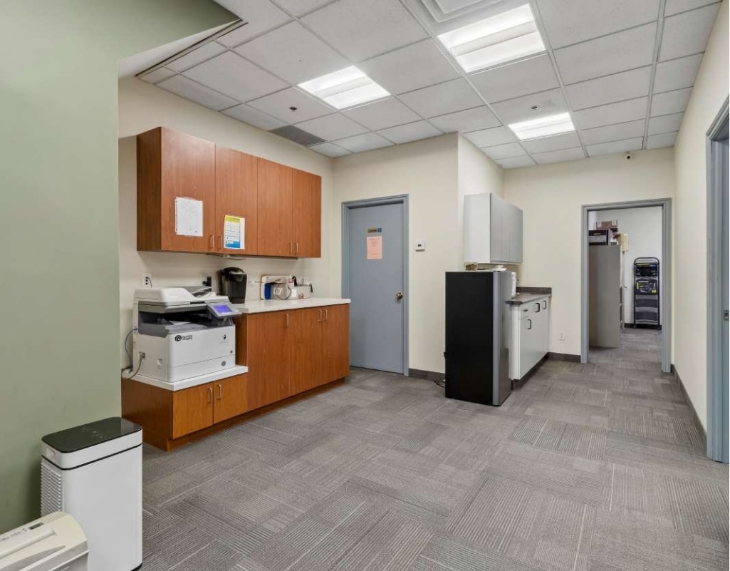 242 Applewood Cres, Vaughan, ON L4K 4E5 - Unité Eleven -  - Photo intérieure - Image 1 of 10