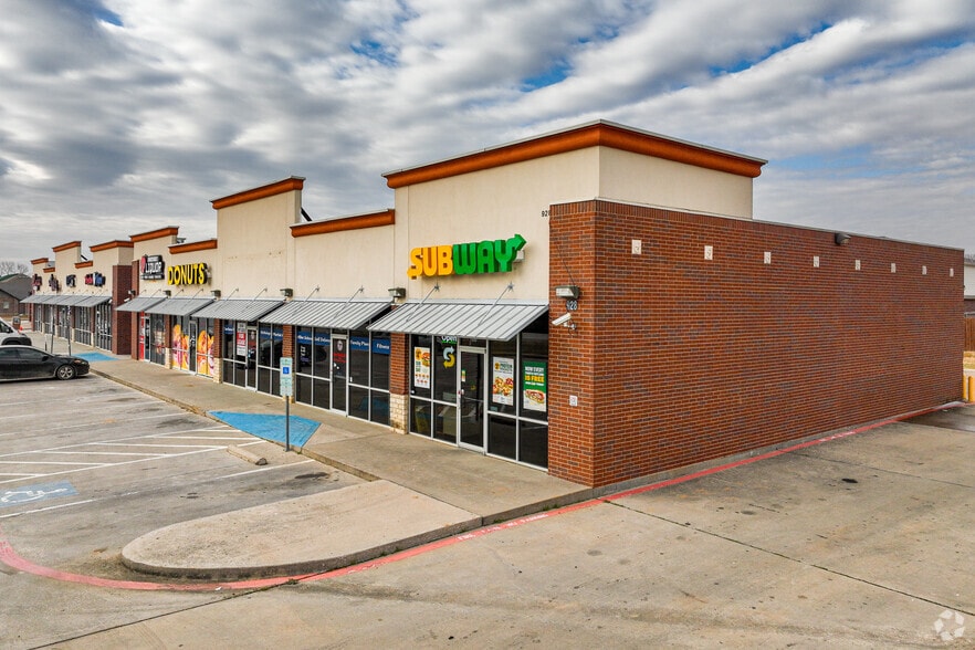 928 S Highway 377, Aubrey, TX for lease - Primary Photo - Image 1 of 17
