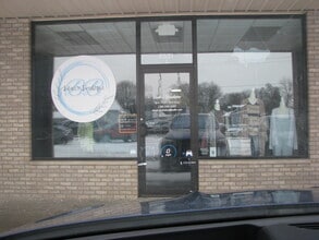 2331 Velp Ave, Green Bay, WI for lease Interior Photo- Image 2 of 5