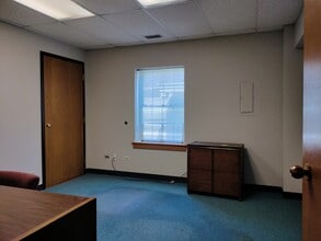 473 Dunham Rd, St Charles, IL for lease Interior Photo- Image 2 of 4