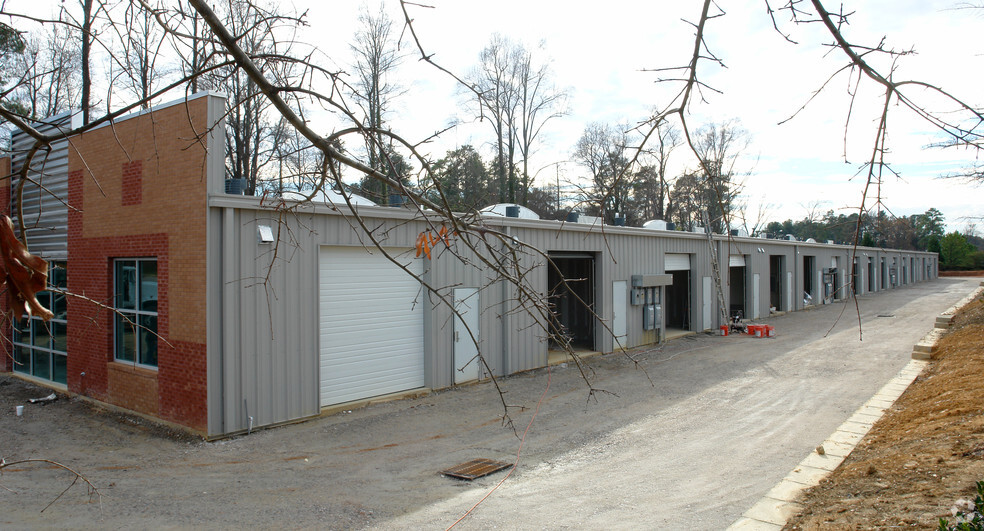 212 Powell Dr, Raleigh, NC for lease - Building Photo - Image 2 of 3