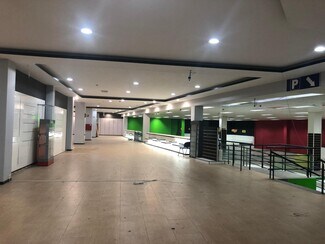 Plus de détails pour Multi-résidentiel à vendre