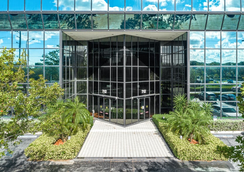 712 US Highway 1, North Palm Beach, FL for sale - Building Photo - Image 3 of 16