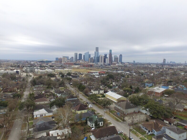 1905 Chapman St, Houston, TX à louer - Photo du bâtiment - Image 2 de 20