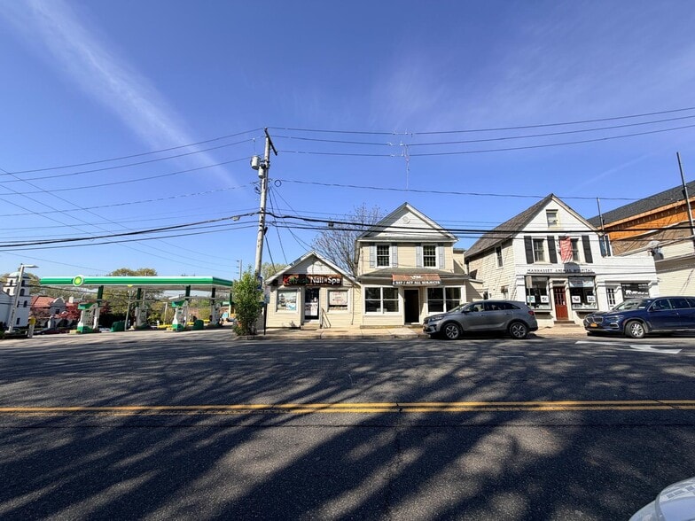 27-33 Plandome Rd, Manhasset, NY à louer - Photo du bâtiment - Image 2 de 7