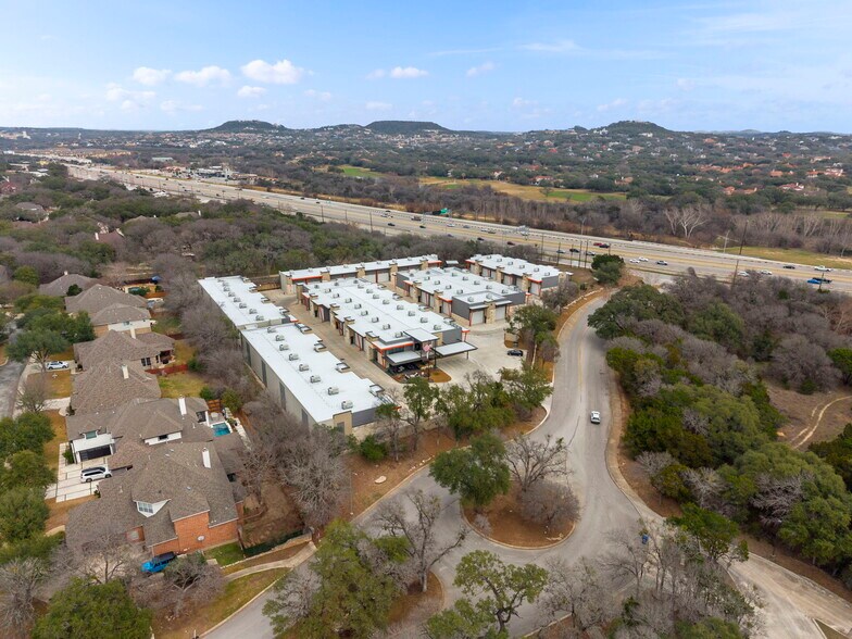 7231 Stonewall Bnd, San Antonio, TX à vendre - Photo du bâtiment - Image 2 de 23