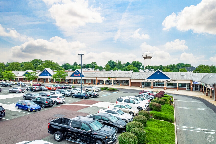 130 W Main St, Collegeville, PA for lease - Building Photo - Image 2 of 5