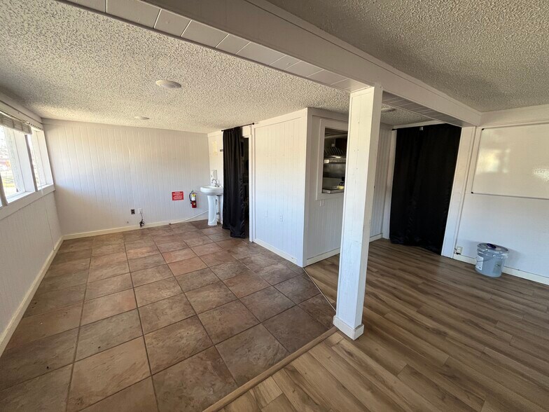 600 N Second St, Hico, TX à louer - Photo du bâtiment - Image 3 de 5