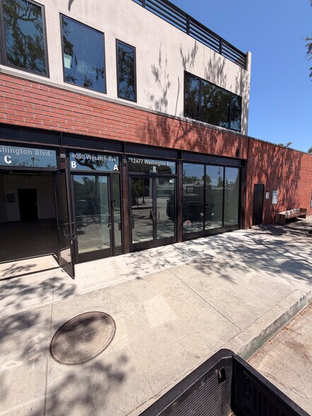12477 W Washington Blvd, Los Angeles, CA à louer - Photo du bâtiment - Image 3 de 8