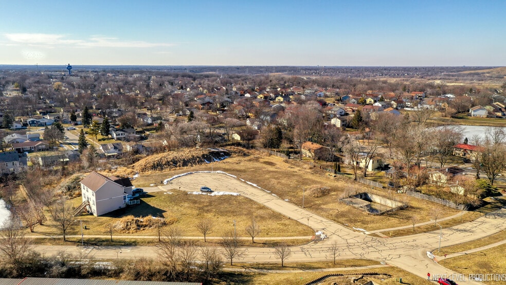 1 Emma Ct, Bolingbrook, IL for sale - Primary Photo - Image 1 of 7