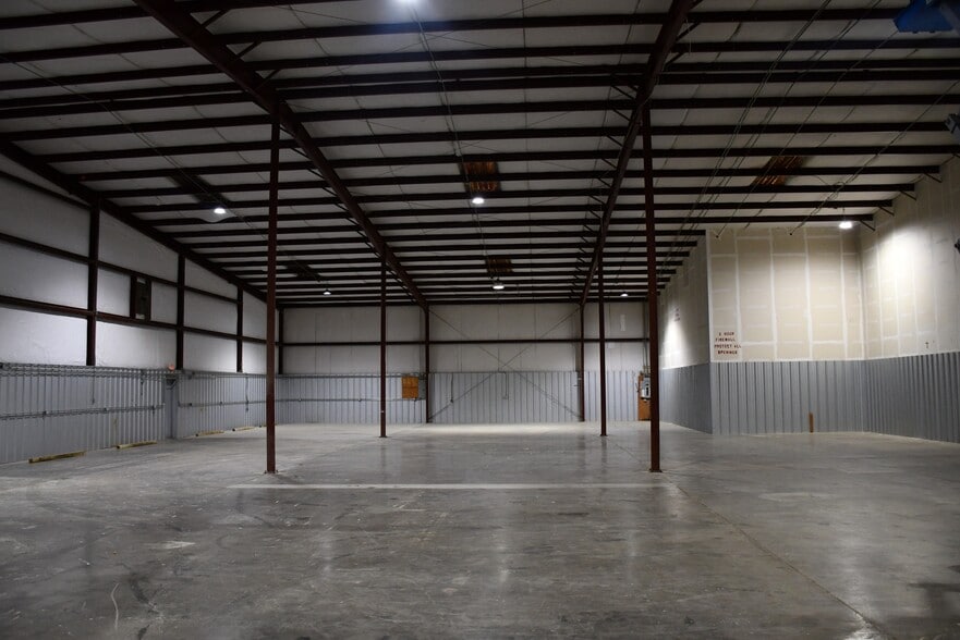 1216-1228 United Dr, Raleigh, NC for lease - Building Photo - Image 3 of 4