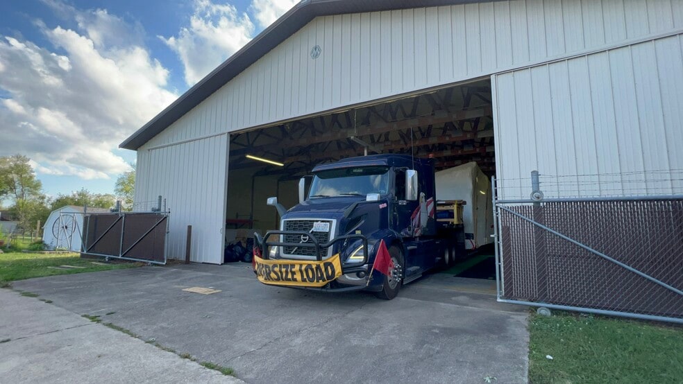 410 Hope Ave, Columbus, IN for lease - Building Photo - Image 3 of 14