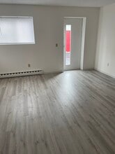 25 Del Mar Dr, Brookfield, CT for lease Interior Photo- Image 2 of 3