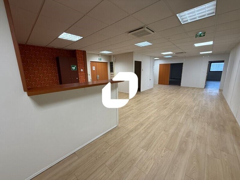 Avenue Satolas Green, Pusignan for lease - Interior Photo - Image 3 of 8