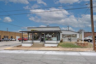 Plus de détails pour 115 N College St, Neosho, MO - Vente au détail à vendre