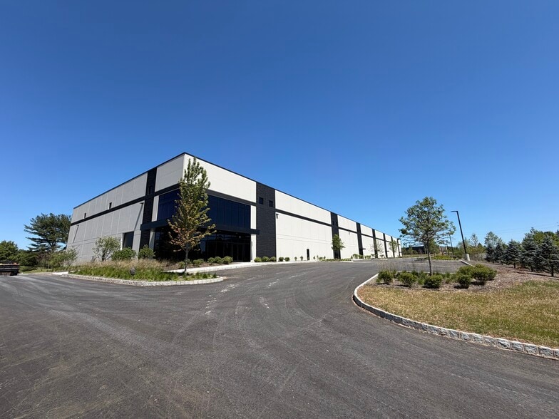 11 Royal, Flemington, NJ for lease - Building Photo - Image 1 of 6