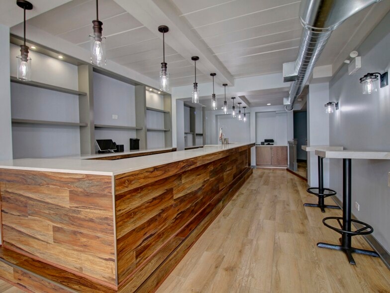 3938 N Central Ave, Chicago, IL à vendre - Photo du bâtiment - Image 3 de 31