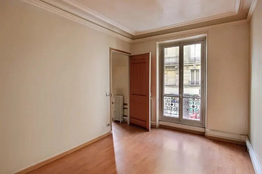 Office in Paris for lease - Interior Photo - Image 3 of 7
