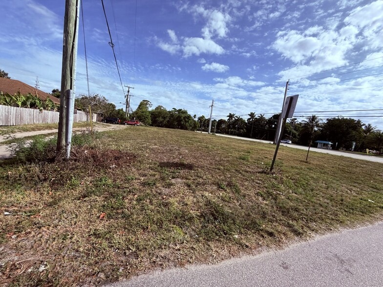 13243 S Military Trl, Delray Beach, FL à vendre - Photo du bâtiment - Image 2 de 4