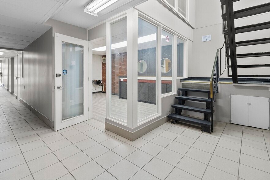 27 King St E, Brockville, ON à vendre - Photo du bâtiment - Image 3 de 19