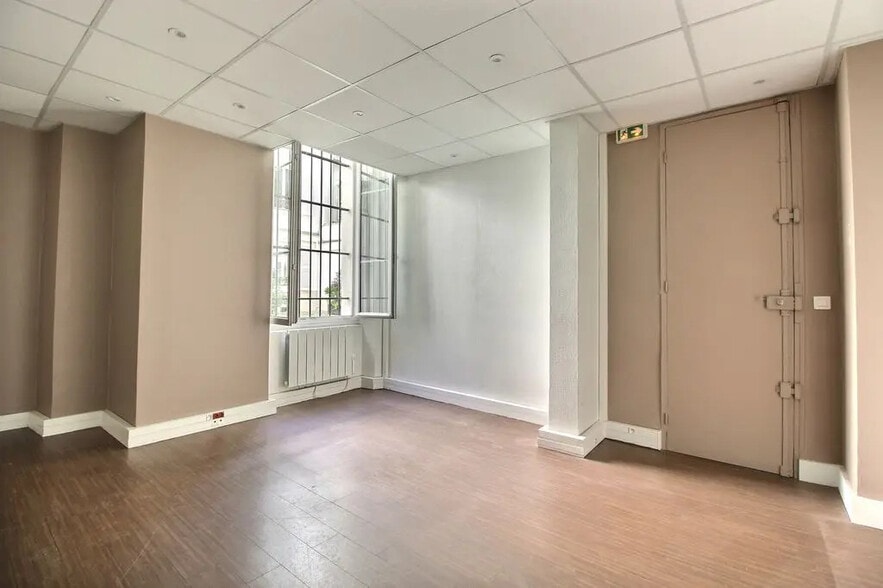 Office in Paris for lease - Interior Photo - Image 3 of 8