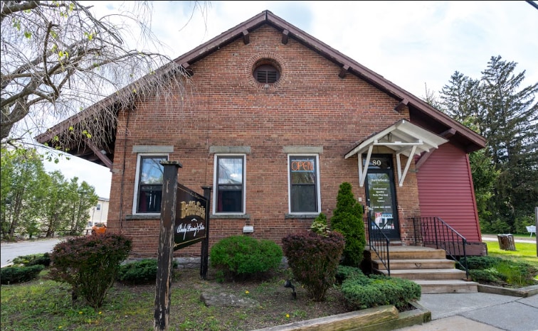 80 W Circular St, Saratoga Springs, NY for lease Building Photo- Image 1 of 31