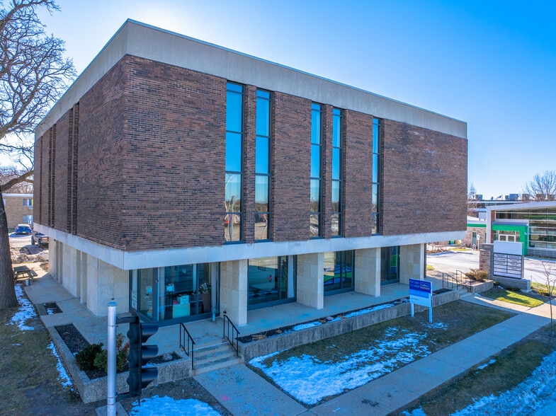 10533 W National Ave, West Allis, WI for sale - Building Photo - Image 3 of 16