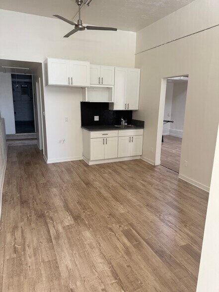 2521-2523 S Robertson Blvd, Los Angeles, CA à louer - Photo du bâtiment - Image 3 de 8